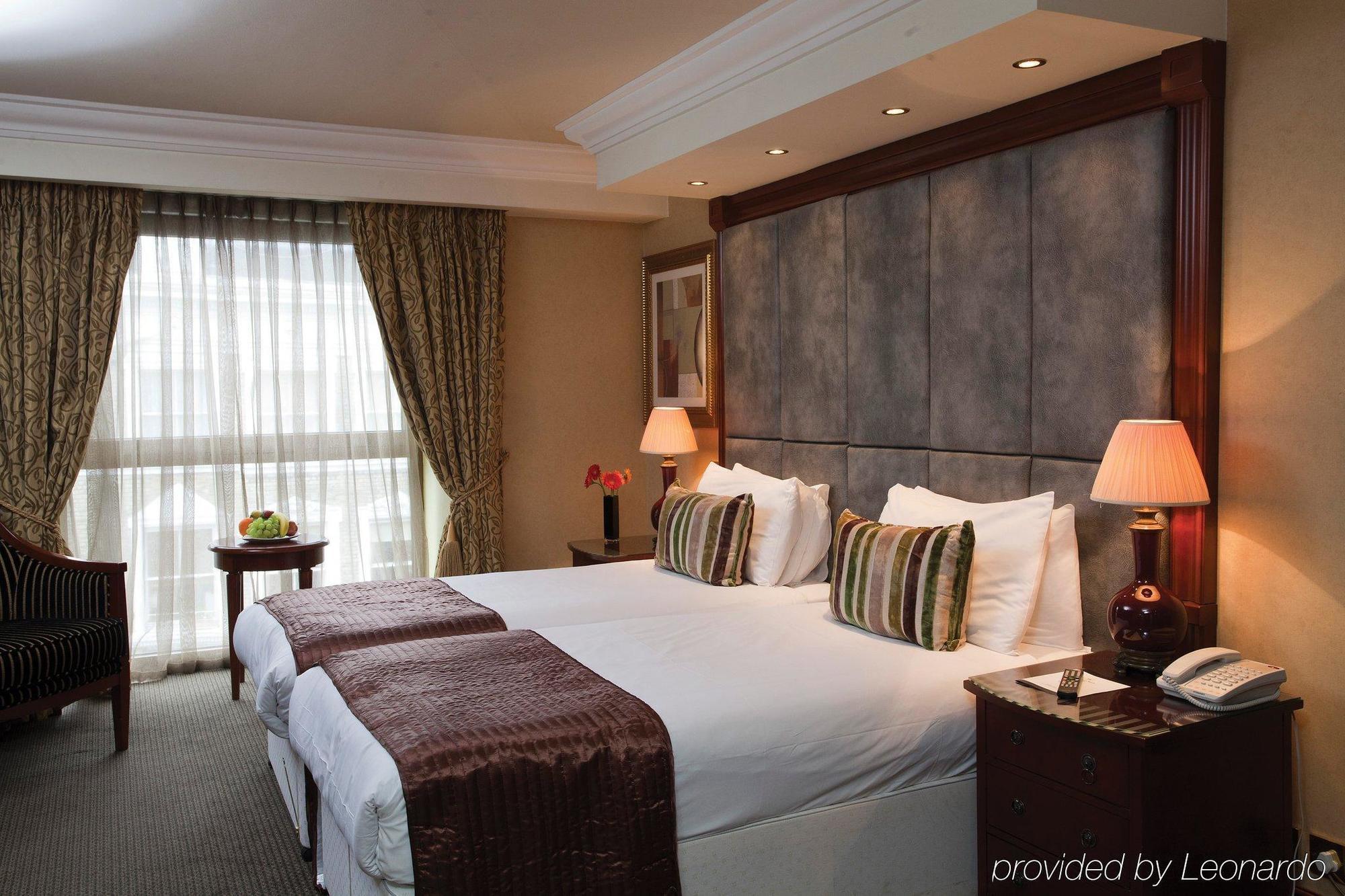 Park Grand London Kensington Hotel Room photo