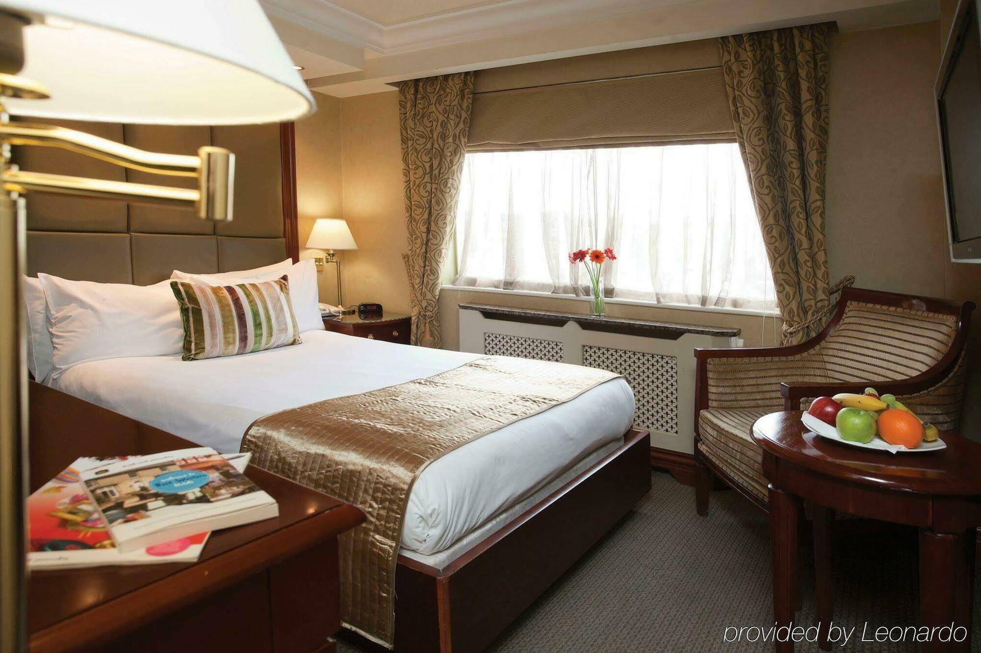 Park Grand London Kensington Hotel Room photo